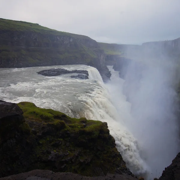 Schönes lebendiges Panoramabild mit Blick auf isländischen Wasserfall in Island goddafoss gullfoss skogafoss skogarfoss dettifoss seljalandsfoss — Stockfoto