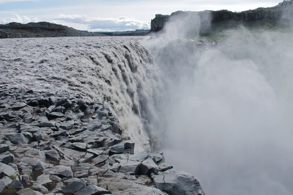 Beautiful vibrant panorama picture with a view on icelandic waterfall in iceland goddafoss gullfoss skogafoss skogarfoss dettifoss seljalandsfoss — Stock Photo, Image