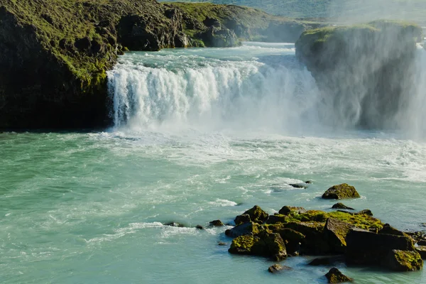 Schönes lebendiges Panoramabild mit Blick auf isländischen Wasserfall in Island goddafoss gullfoss skogafoss skogarfoss dettifoss seljalandsfoss — Stockfoto