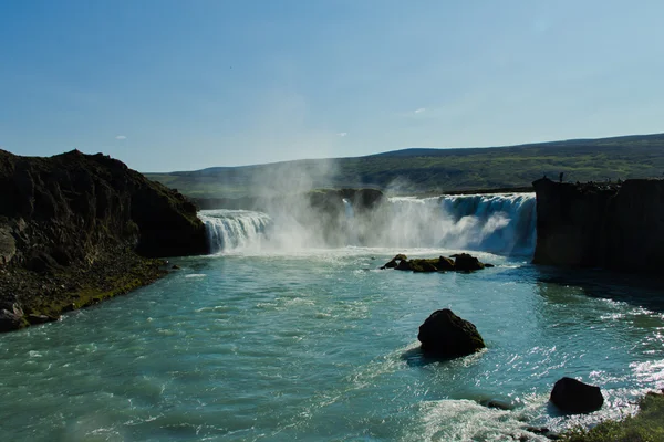 Mooie levendige panorama foto met een uitzicht op IJslandse waterval in IJsland goddafoss gullfoss skogafoss skogarfoss dettifoss seljalandsfoss — Stockfoto