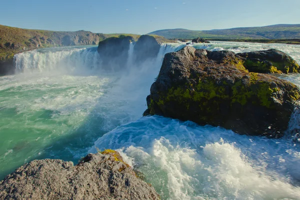 在冰岛 goddafoss 泡汤斯科加瀑布 skogarfoss 提瀑布 seljalandsfoss 冰岛瀑布景色美丽充满活力幅全景图像 — 图库照片