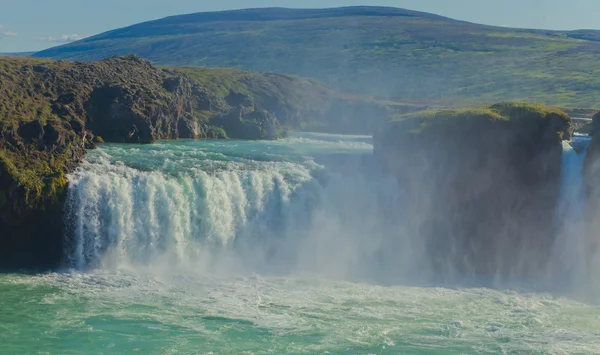 Beautiful vibrant panorama picture with a view on icelandic waterfall in iceland goddafoss gullfoss skogafoss skogarfoss dettifoss seljalandsfoss — Stock Photo, Image