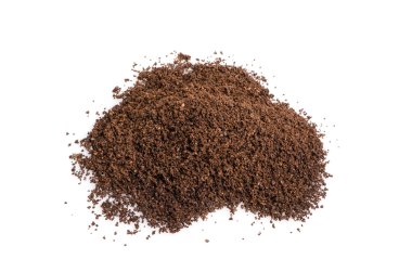 Beyaz arkaplanda kahve tozu