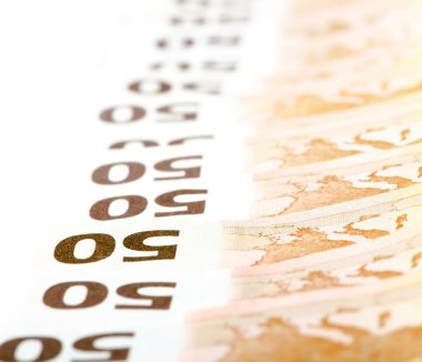 Üst üste 50 euro faturaları