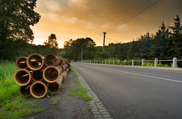 Carretera y tuberías — Foto de Stock