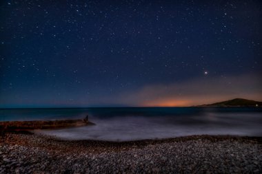 Gölette gün doğumu İbiza 'da paradır..