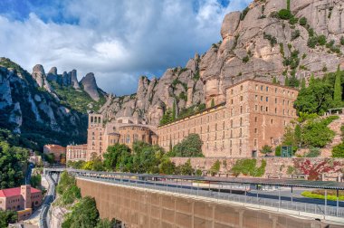 Santa Mara de Montserrat Manastırı, İspanya 'nın Barcelona eyaletinin Barcelona eyaletine bağlı Montserrat Dağı' nda yer alan bir manastır.