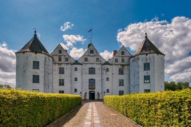 Glucksburg Almanya 'nın kuzeyinde Schleswig-Holstein eyâletinde, Schleswig-Flensburg iline bağlı bölge. Flensburg Fjord 'un güney kesiminde yer alır..