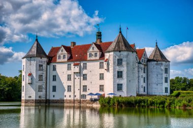 Glucksburg Almanya 'nın kuzeyinde Schleswig-Holstein eyâletinde, Schleswig-Flensburg iline bağlı bölge. Flensburg Fjord 'un güney kesiminde yer alır..
