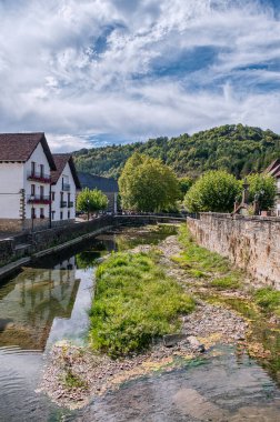 Ochagavia İspanya 'nın Roncal-Salazar bölgesinde, Salazar Vadisi' nde, Merindad de Sangesa bölgesinde, Navarre özerk bölgesinde bulunan bir şehirdir.