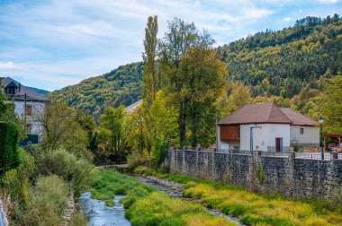 Ezpeleta ya da Espeleta, Fransa 'nın Yeni Akitanya bölgesinde Pyrnes-Atlantik departmanında yer alan bir Fransız kasabasıdır.