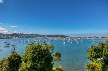 Hendaye, Yeni Akitanya Bölgesi 'nde Pyrnes-Atlantik Bölgesi' nde bir Fransız komünü. İspanya sınırına yakın bir yerde, Fransız Bask ülkesinde.