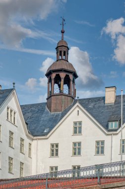 Plon Almanya 'nın kuzeyinde Schleswig-Holstein eyâletinde, Plon iline bağlı bölge. Büyük bir gölün kıyısında yer almaktadır..