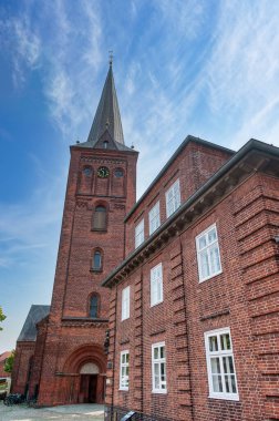 Plon Almanya 'nın kuzeyinde Schleswig-Holstein eyâletinde, Plon iline bağlı bölge. Büyük bir gölün kıyısında yer almaktadır..