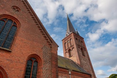Plon Almanya 'nın kuzeyinde Schleswig-Holstein eyâletinde, Plon iline bağlı bölge. Büyük bir gölün kıyısında yer almaktadır..
