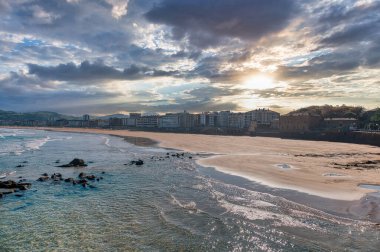 Zarauz İspanya 'nın Bask Bölgesi' nin Gipuzkoa eyaletinde yer alan bir şehirdir.