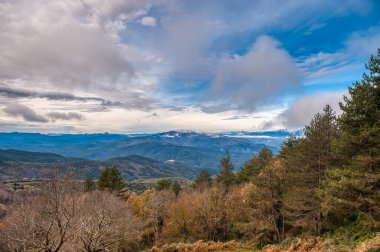 L 'Albre, Fransa' nın güneyindeki Pyrnes-Orientales bölgesinde küçük bir kasabadır.