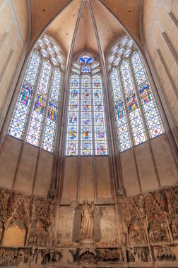 Saint Just ve Saint Pastor Katedrali Narbonne, Fransa 'da yer almaktadır ve Narbonne Başpiskoposları Sarayı' nın anıtsal kompleksinin bir parçasıdır..