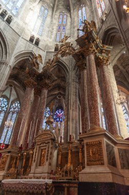 Saint Just ve Saint Pastor Katedrali Narbonne, Fransa 'da yer almaktadır ve Narbonne Başpiskoposları Sarayı' nın anıtsal kompleksinin bir parçasıdır..