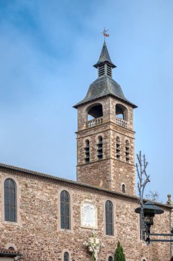 Taur Leydisi Kilisesi. Realmont, Fransa