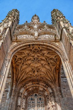 Albi Başpiskoposluğundaki Saint Cecilia Katedrali, Fransa 'da bulunan bir dini binadır..