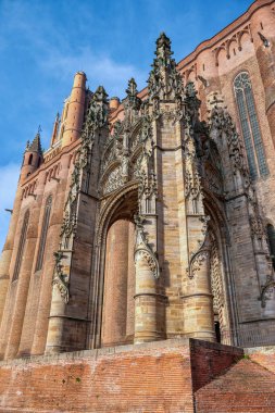 Albi Başpiskoposluğundaki Saint Cecilia Katedrali, Fransa 'da bulunan bir dini binadır..