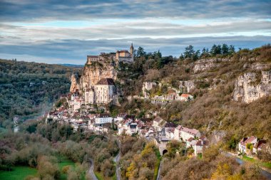 Rocamadour, Fransa 'nın Occitanie bölgesinde yer alan bir şehirdir..