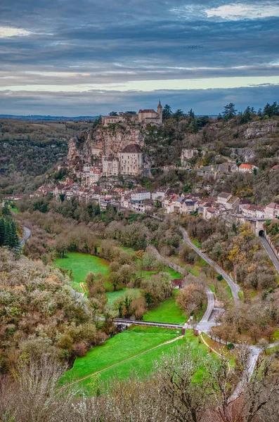 Rocamadour, Fransa 'nın Occitanie bölgesinde yer alan bir şehirdir..