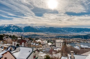 Font-Romeu-Odeillo-Via, Fransa 'nın Pyrnes-Orientales bölgesinde yer alan bir şehirdir.