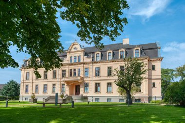 Nauen, Almanya 'da Brandenburg eyaletinde yer alan bir şehirdir..