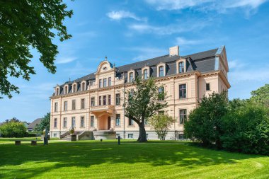 Nauen, Almanya 'da Brandenburg eyaletinde yer alan bir şehirdir..