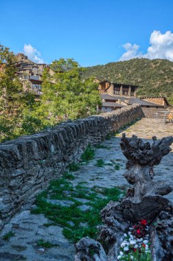 Castellbo, Montferrer i Castellbo belediyesinde yer alan bir nüfus merkezidir. İspanya