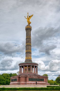 Berlin Almanya 'nın başkenti ve on altı federal eyaletten biridir. Kuzeydoğu Almanya 'da yer almaktadır..