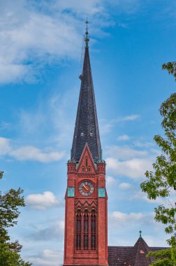 Berlin Almanya 'nın başkenti ve on altı federal eyaletten biridir. Kuzeydoğu Almanya 'da yer almaktadır.