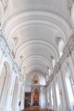 Dresden, Almanya 'nın doğusunda Saksonya eyaletinin başkentidir. (Dresden Kilisesi, Almanya, 25 _ 08 _ 2024)