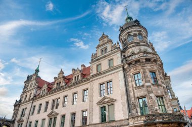 Dresden, Almanya 'nın doğusunda Saksonya eyaletinin başkentidir..