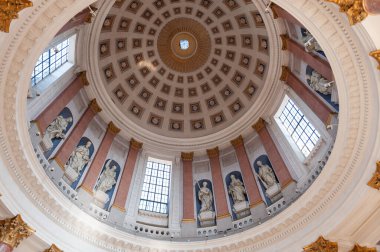 Kuzey Bavyera 'da yer alan Nuremberg, ortaçağ mimarisi Almanya ile ayırt edilir. (Nuremberg Kilisesi, Almanya, 27 _ 08 _ 2024)