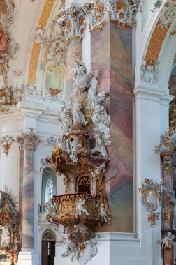 Ottobeuren Manastırı, Almanya 'nın Bavyera eyaletinde yer alan bir manastır..