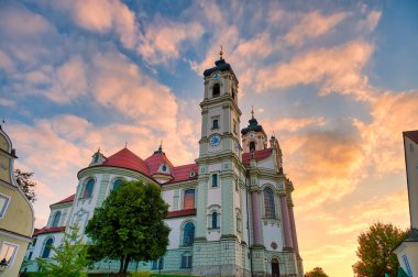 Ottobeuren Manastırı, Almanya 'nın Bavyera eyaletinde yer alan bir manastır..