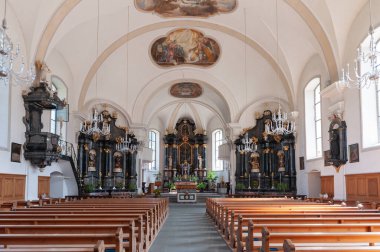 İsviçre 'deki Wolfenschiessen kilisesinin içinde.