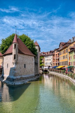 La Clusaz, Fransa 'nın Rhne-Alpes bölgesinde yer alan bir şehirdir..