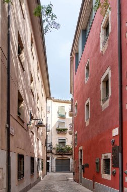 Gerona, Katalonya 'nın otonom bölgelerinden biri olan Katalonya' nın aynı adı taşıyan Girons bölgesinin merkezi kent ve belediye.
