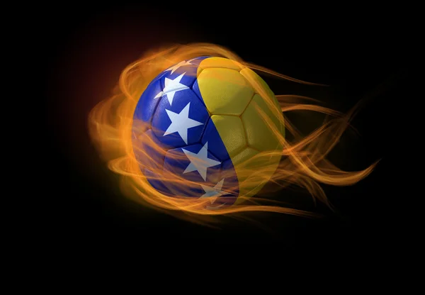 Balón de fútbol con la bandera nacional de Bosnia, haciendo una llama . — Foto de Stock