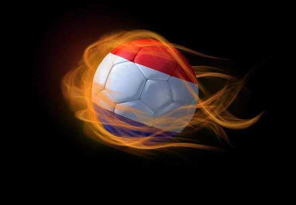 Pelota de fútbol con la bandera nacional de Holanda, haciendo una llama . — Foto de Stock