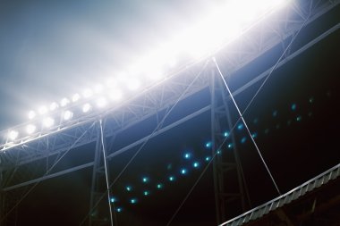 Stadyum ışıkları gece görünümü