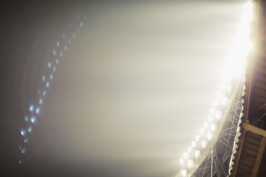 Stadyum ışıkları gece görünümü