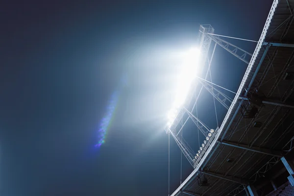 Weergave van stadion lichten 's nachts — Stockfoto