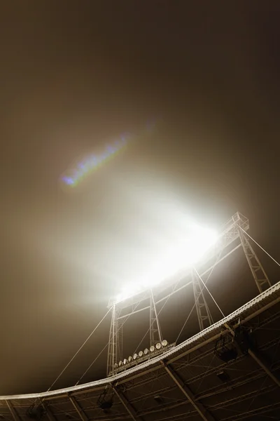 Stadyum ışıkları gece görünümü — Stok fotoğraf