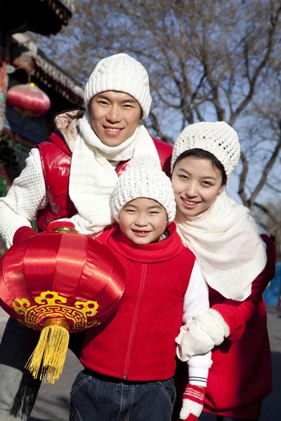 Aile Çin yeni yılı kutladı — Stok fotoğraf