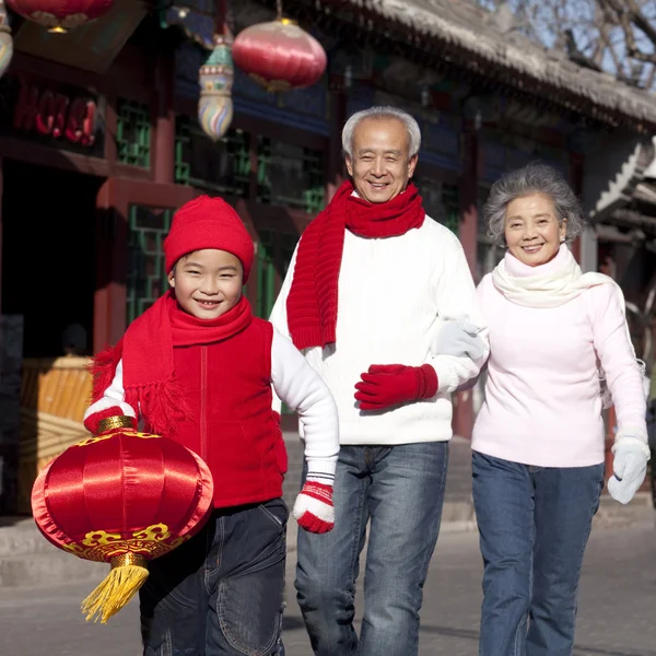 家庭庆祝中国农历新年 — 图库照片